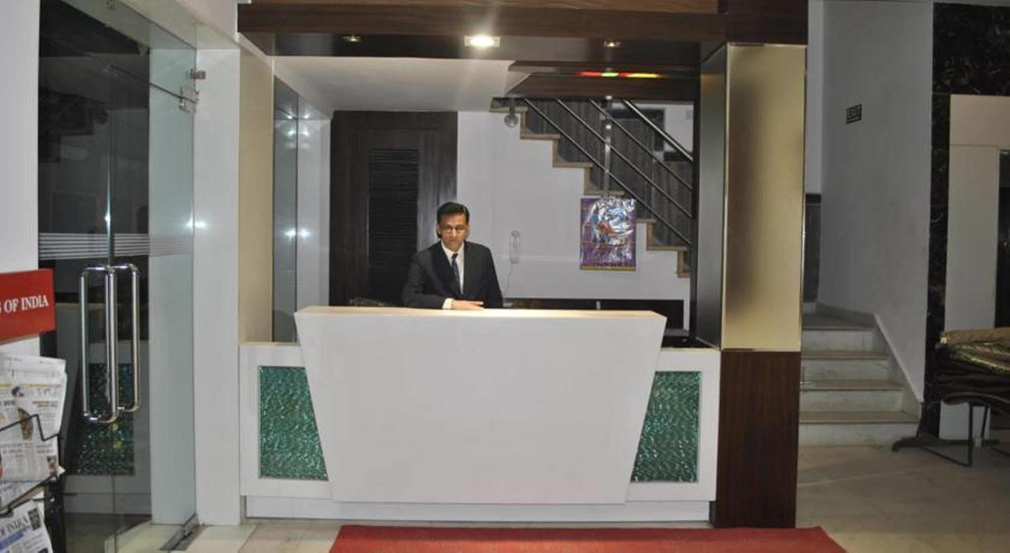 Hotel Baba Inn-By Rcg Hotels New Delhi Eksteriør bilde